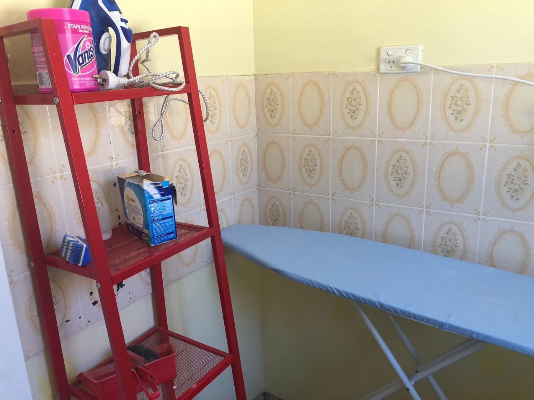 A Single Room Near The Railway Station Melbourne Ngoại thất bức ảnh